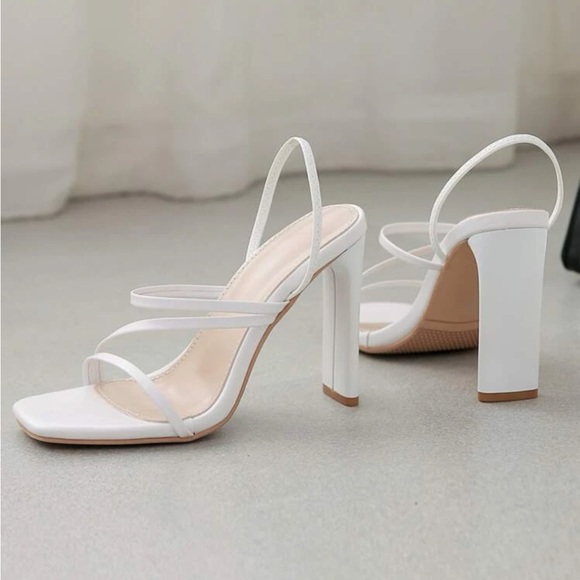 White heels - Picture 3 of 7